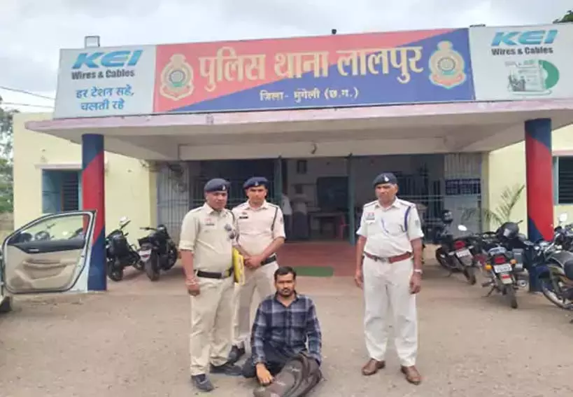 फर्जी दस्तावेजों से सरकारी नौकरी दिलाने वाला मास्टरमाइंड फैजान खान गिरफ्तार फर्जी दस्तावेजों से सरकारी नौकरी दिलाने वाला मास्टरमाइंड फैजान खान गिरफ्तार