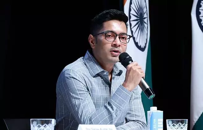 अभिषेक 25 जून को 11 वर्षों की प्रगति रिपोर्ट पेश करेंगे अभिषेक 25 जून को 11 वर्षों की प्रगति रिपोर्ट पेश करेंगे