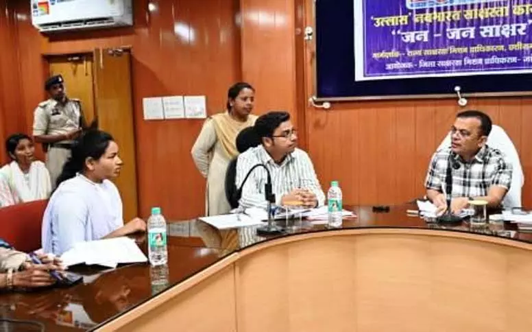 कलेक्टर ने जनदर्शन में सुनी आमजनों की समस्याएं, आज 73 आवेदन प्राप्त कलेक्टर ने जनदर्शन में सुनी आमजनों की समस्याएं, आज 73 आवेदन प्राप्त