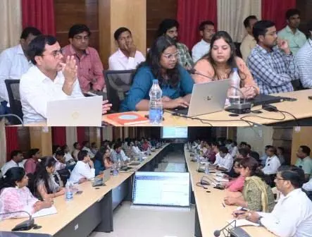 ई-ऑफिस प्रणाली पर अधिकारी-कर्मचारियों को दिया गया प्रशिक्षण ई-ऑफिस प्रणाली पर अधिकारी-कर्मचारियों को दिया गया प्रशिक्षण