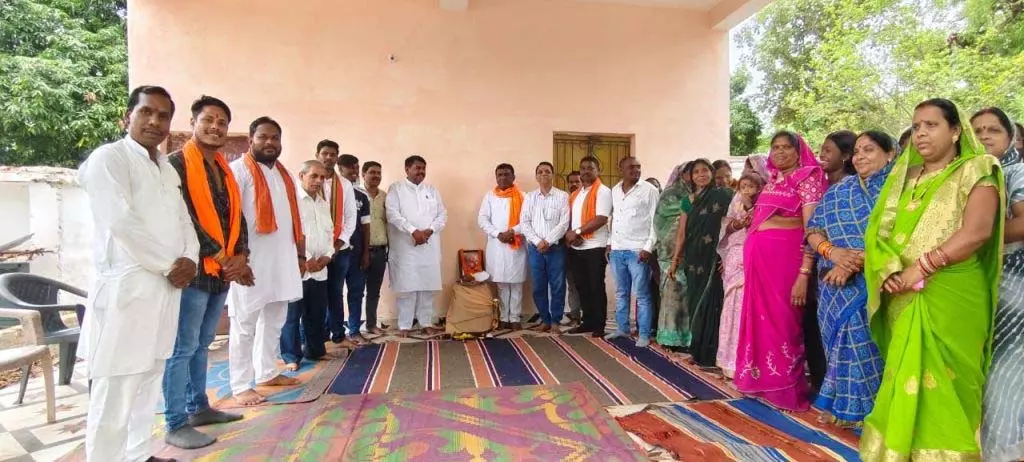 वार्ड 10 में श्रद्धापूर्वक मनाई गई पं. श्यामा प्रसाद मुखर्जी की पुण्यतिथि वार्ड 10 में श्रद्धापूर्वक मनाई गई पं. श्यामा प्रसाद मुखर्जी की पुण्यतिथि