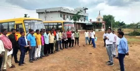 जिले में संचालित स्कूल बसों की जांच एवं चालक, परिचालकों का किया स्वास्थ्य परीक्षण जिले में संचालित स्कूल बसों की जांच एवं चालक, परिचालकों का किया स्वास्थ्य परीक्षण