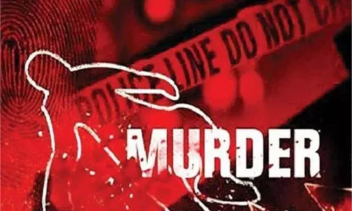 Jharkhand: रेलवे फाटक के पास हमलावरों ने 2 भाइयों पर चाकू से किया हमला, 1 की मौत Jharkhand: रेलवे फाटक के पास हमलावरों ने 2 भाइयों पर चाकू से किया हमला, 1 की मौत