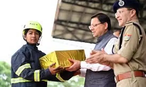मंत्री ने विश्व पुलिस और अग्निशमन खेलों के लिए अग्निशमन कर्मियों को रवाना किया मंत्री ने विश्व पुलिस और अग्निशमन खेलों के लिए अग्निशमन कर्मियों को रवाना किया