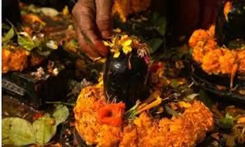 Pradosh Vrat 2025: प्रदोष व्रत के दिन करें इन मंत्रों का जाप, भगवान शिव करेंगे आपकी मनोकामनाएं पूरी