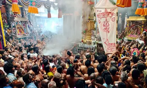 Tamil Nadu : चिदम्बरम नटराज मंदिर अनिथ थिरुमंजना उत्सव ध्वजारोहण Tamil Nadu : चिदम्बरम नटराज मंदिर अनिथ थिरुमंजना उत्सव ध्वजारोहण