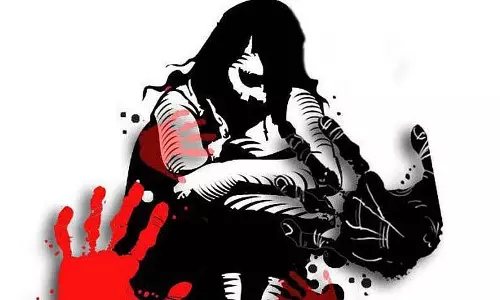 Mumbai: कैब में महिला पायलट से तीन लोगों ने छेड़छाड़ की; ड्राइवर गिरफ्तार, दो भाग गए Mumbai: कैब में महिला पायलट से तीन लोगों ने छेड़छाड़ की; ड्राइवर गिरफ्तार, दो भाग गए