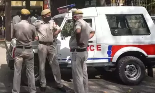 कारोबार बढ़ाने दिल्ली की पहल, होटलों और पूलों के लाइसेंस अब MCD देगी कारोबार बढ़ाने दिल्ली की पहल, होटलों और पूलों के लाइसेंस अब MCD देगी