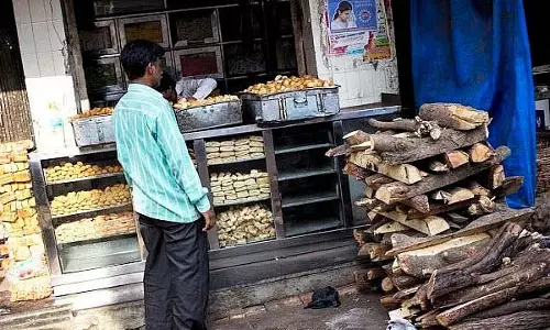 BMC की समयसीमा से पहले प्रदूषण फैलाने वाली 356 बेकरियों में से सिर्फ 48 ने ग्रीन ईंधन पर स्विच किया