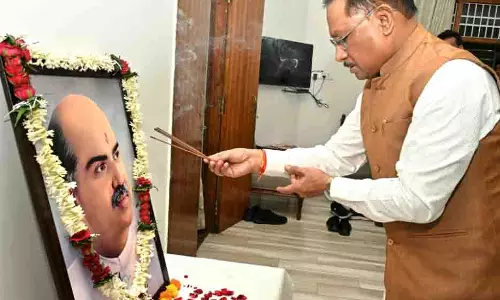 मुख्यमंत्री विष्णु देव साय ने डॉ. श्यामा प्रसाद मुखर्जी की पुण्यतिथि पर श्रद्धांजलि अर्पित की