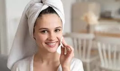 Skin Care Tips: मानसून में अपनी त्वचा को बनाए रखें चमकदार, इस्तेमाल करें ये फेस पैक