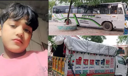 बस में सीट पर छटपटा रहा था धड़, नीचे सड़क पर पड़ा बालक का सिर, बस में सीट पर छटपटा रहा था धड़, नीचे सड़क पर पड़ा बालक का सिर,