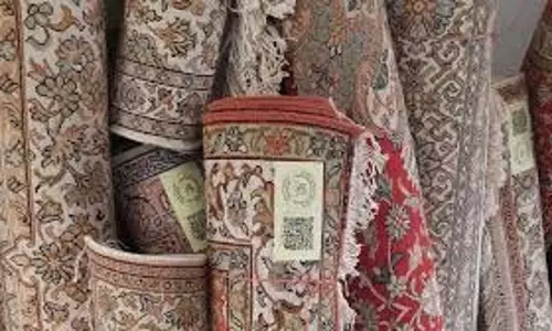 कश्मीरी कालीन निर्यात में 2 साल में 100 करोड़ रुपये की गिरावट कश्मीरी कालीन निर्यात में 2 साल में 100 करोड़ रुपये की गिरावट