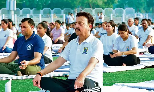Haryana : दैनिक जीवन में योग को अपनाएं मंत्री राव नरबीर Haryana : दैनिक जीवन में योग को अपनाएं मंत्री राव नरबीर