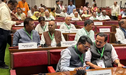 मुंबई में आयोजित राष्ट्रीय सम्मेलन में शामिल हुए रायपुर सांसद बृजमोहन अग्रवाल
