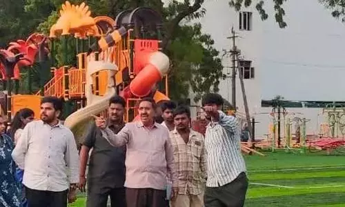 नेल्लोर में ऐतिहासिक VR हाई स्कूल ने अपग्रेड के बाद पूर्ण प्रवेश पंजीकृत किया नेल्लोर में ऐतिहासिक VR हाई स्कूल ने अपग्रेड के बाद पूर्ण प्रवेश पंजीकृत किया