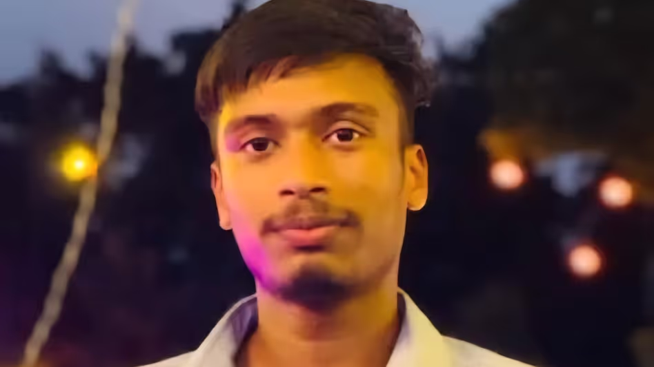 Assam के गौरीपुर में स्थानीय महिला के साथ भागने की कोशिश करने वाला बांग्लादेशी व्यक्ति पकड़ा Assam के गौरीपुर में स्थानीय महिला के साथ भागने की कोशिश करने वाला बांग्लादेशी व्यक्ति पकड़ा