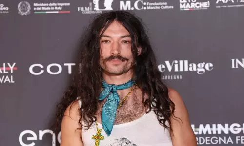 क्या Ezra Miller हॉलीवुड में वापसी कर रहे हैं? क्या Ezra Miller हॉलीवुड में वापसी कर रहे हैं?