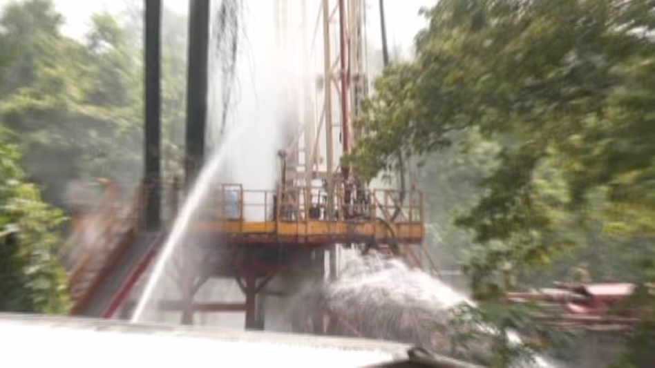 Assam : ONGC शिवसागर गैस रिसाव को रोकने के करीब पहुंची