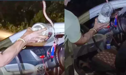 Kerala : चलती कार में एक यात्री को साँप ने काट लिया