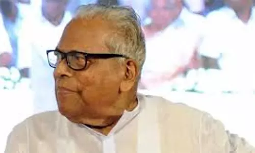 वरिष्ठ CPM नेता वीएस अच्युतानंदन को दिल का दौरा पड़ा वरिष्ठ CPM नेता वीएस अच्युतानंदन को दिल का दौरा पड़ा