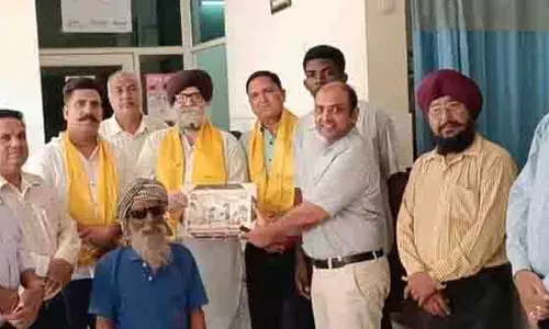 Aao Punya Kamaayein अभियान निःशुल्क नेत्र शल्य चिकित्सा की सुविधा प्रदान करता
