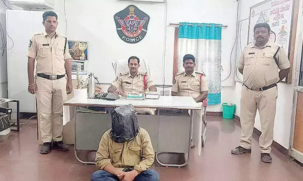 Andhra: सोशल मीडिया पर भड़काऊ वीडियो पोस्ट करने के आरोप में व्यक्ति गिरफ्तार