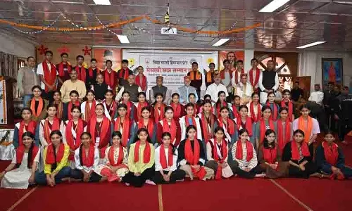 Himachal के राज्यपाल शुक्ला ने छात्रों को मूल्यों के साथ उत्कृष्टता हासिल करने के लिए प्रेरित किया