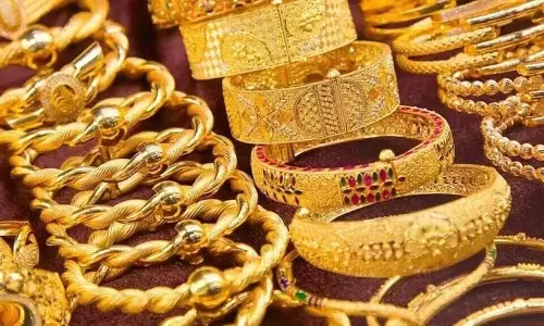 सोने की कीमत में उछाल, चांदी के दाम भी 1200 रुपए से ज्यादा बढ़े