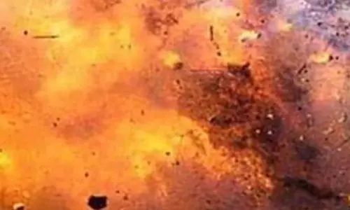कालीगंज में बम विस्फोट, लड़की की मौत; ममता बनर्जी ने दोषियों के खिलाफ कार्रवाई के आदेश दिए कालीगंज में बम विस्फोट, लड़की की मौत; ममता बनर्जी ने दोषियों के खिलाफ कार्रवाई के आदेश दिए