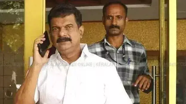 Kerala: अनवर का यूडीएफ की ओर झुकाव, पिनाराई सरकार पर साधा निशाना Kerala: अनवर का यूडीएफ की ओर झुकाव, पिनाराई सरकार पर साधा निशाना