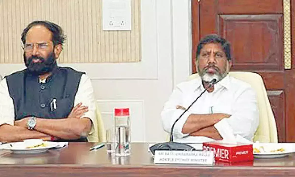 Telangana: भट्टी ने बाबुओं से गैर-कर राजस्व बढ़ाने को कहा