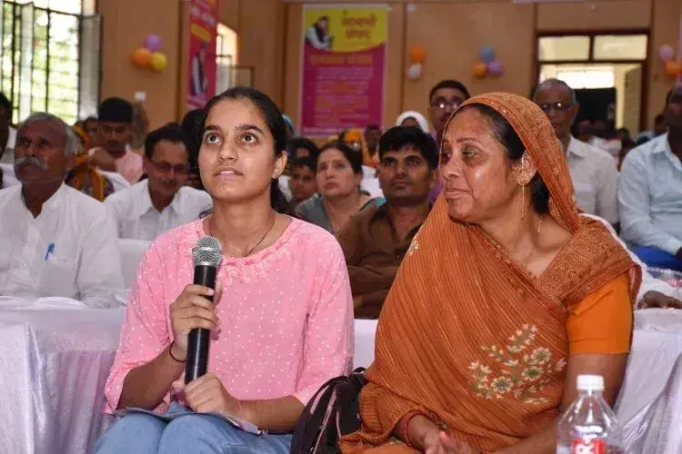 Churu: लोकतंत्र सेनानियों का सम्मान समारोह 25 जून को Churu: लोकतंत्र सेनानियों का सम्मान समारोह 25 जून को