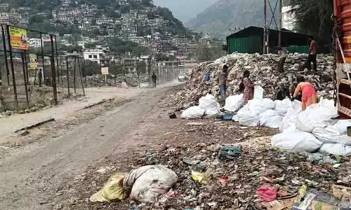 Kullu: पर्यटन नगरी में कूड़े की समस्या! Kullu: पर्यटन नगरी में कूड़े की समस्या!