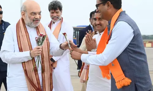 वित्तमंत्री ओपी चौधरी ने केंद्रीय गृहमंत्री अमित शाह को दी विदाई वित्तमंत्री ओपी चौधरी ने केंद्रीय गृहमंत्री अमित शाह को दी विदाई