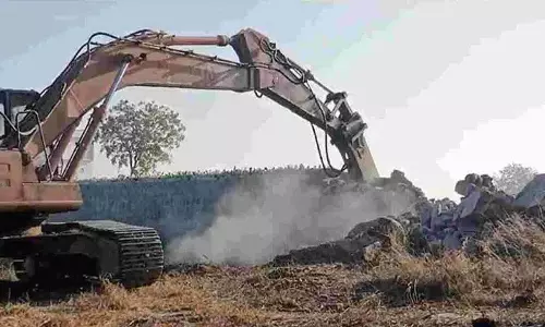 पोचारम में हाइड्रा बुलडोजर.. अधिकारियों ने अतिक्रमण ध्वस्त किया पोचारम में हाइड्रा बुलडोजर.. अधिकारियों ने अतिक्रमण ध्वस्त किया