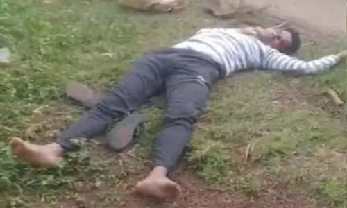 CG BREAKING: पुलिस आरक्षक पर धारदार हथियार से हमला, हमलावर फरार CG BREAKING: पुलिस आरक्षक पर धारदार हथियार से हमला, हमलावर फरार