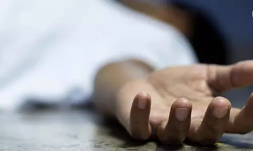 दुकान के बाहर युवक की अप्रत्याशित मौत, परिवार सदमे में दुकान के बाहर युवक की अप्रत्याशित मौत, परिवार सदमे में