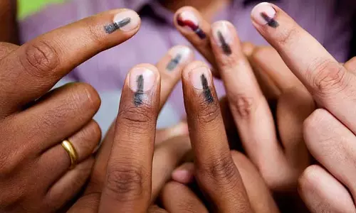 निगरानी कैमरों पर नज़र रखना एक अलग तरह की सुरक्षा
