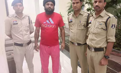 9 स्थाई वारंट वाले अंतरराज्यीय आरोपी गुरुदेव सिंह को रायपुर पुलिस ने पंजाब से किया गिरफ्तार 9 स्थाई वारंट वाले अंतरराज्यीय आरोपी गुरुदेव सिंह को रायपुर पुलिस ने पंजाब से किया गिरफ्तार
