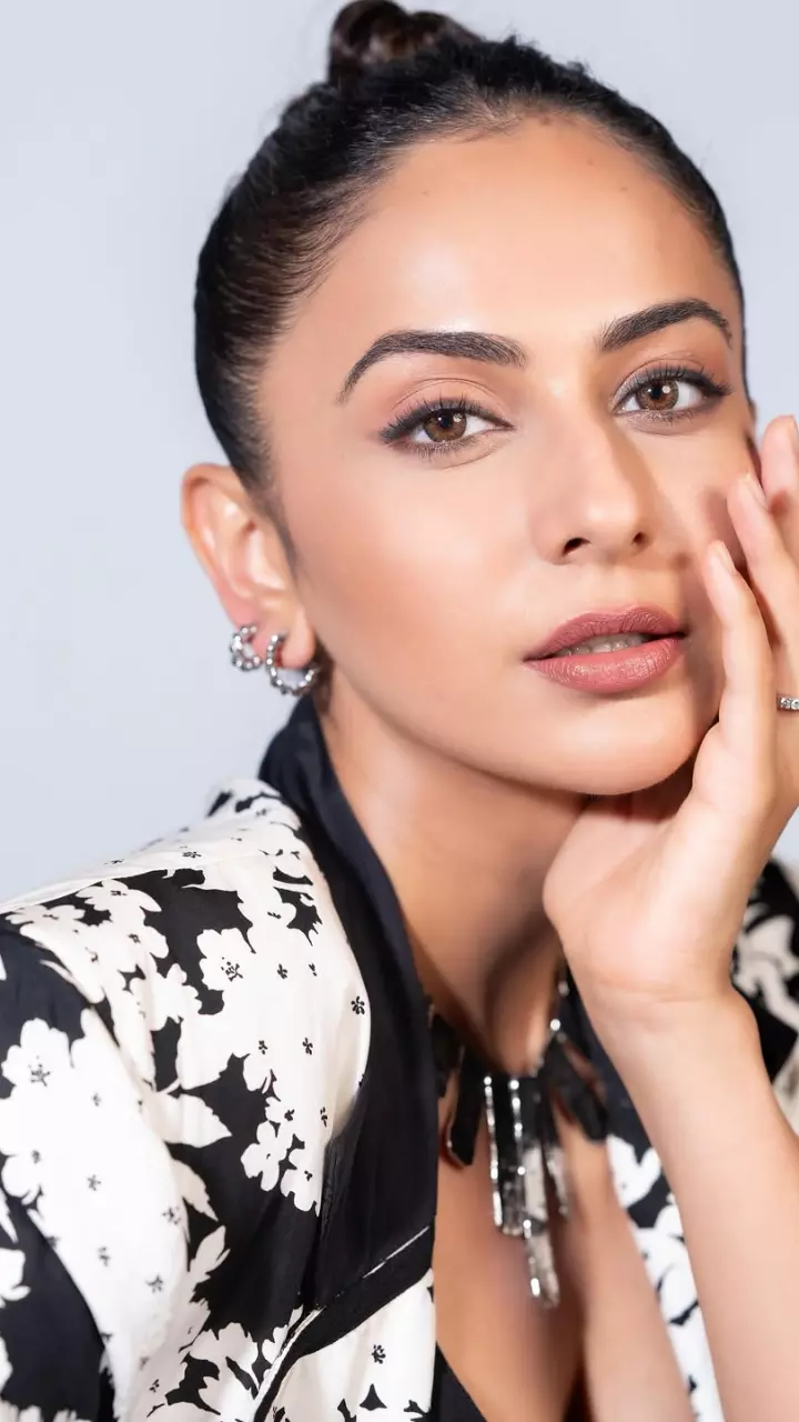 Rakul Singh का हॉट फोटोशूट
