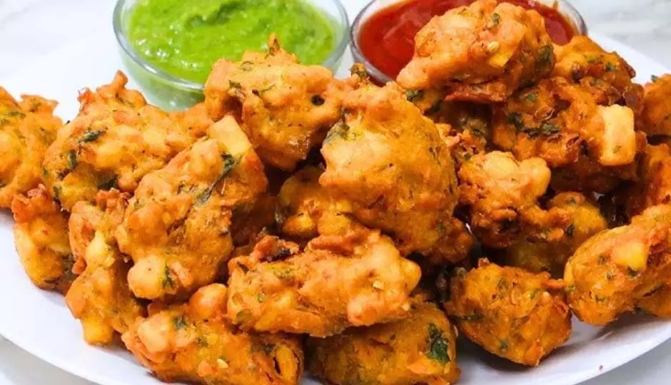 Gram Flour Pakodas: नाश्ते या स्नैक्स के तौर पर ले सकते हैं इनका मजा Gram Flour Pakodas: नाश्ते या स्नैक्स के तौर पर ले सकते हैं इनका मजा