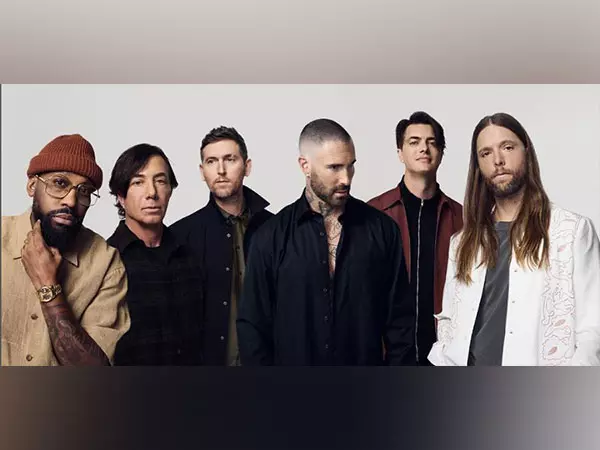 Maroon 5 ने नए एल्बम और टूर की घोषणा की Maroon 5 ने नए एल्बम और टूर की घोषणा की