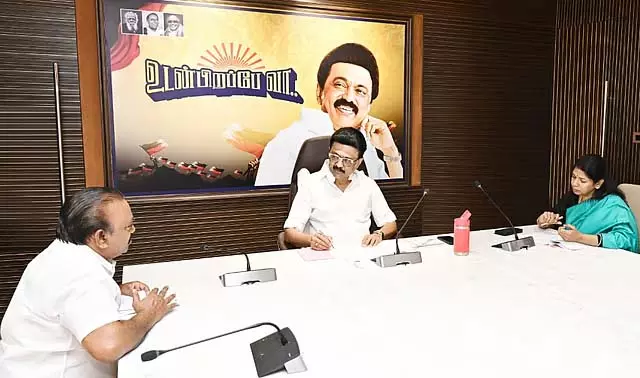 CM Stalin ने 3 निर्वाचन क्षेत्रों के प्रशासकों के साथ विचार-विमर्श किया CM Stalin ने 3 निर्वाचन क्षेत्रों के प्रशासकों के साथ विचार-विमर्श किया
