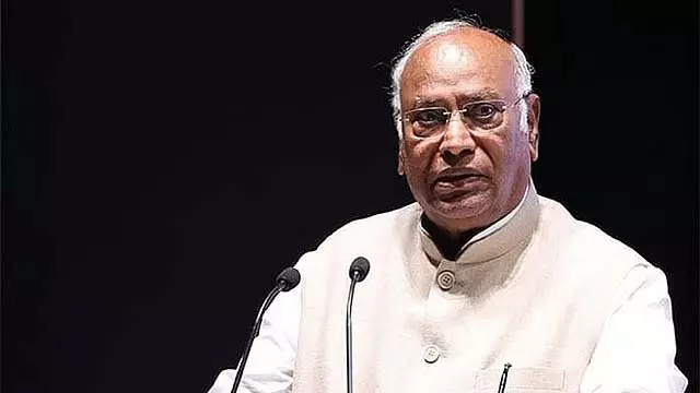 ईरान-इजराइल युद्ध: भारत को ईरान राष्ट्र का समर्थन करना चाहिए: Mallikarjun Kharge ईरान-इजराइल युद्ध: भारत को ईरान राष्ट्र का समर्थन करना चाहिए: Mallikarjun Kharge