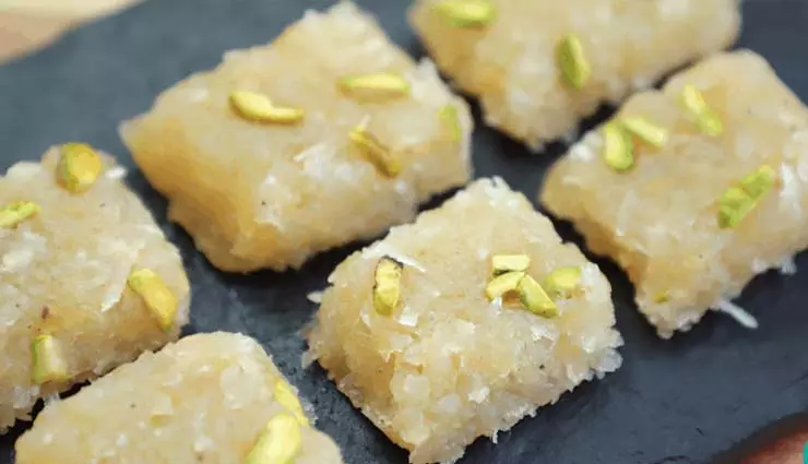 Apple-Coconut Barfi: कुछ मीठा खाने का मन है तो ये है बेहतरीन ऑप्शन Apple-Coconut Barfi: कुछ मीठा खाने का मन है तो ये है बेहतरीन ऑप्शन