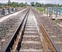 Yamuananagar : रेलवे ट्रैक पर गिरा डेढ़ साल का बच्चा, हालत गंभीर Yamuananagar : रेलवे ट्रैक पर गिरा डेढ़ साल का बच्चा, हालत गंभीर