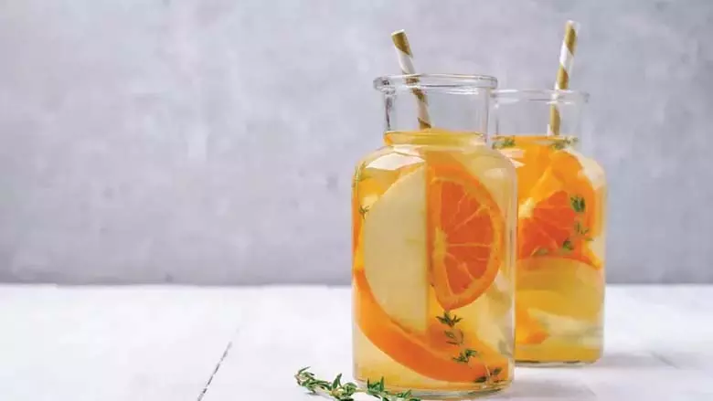 infused waters :अगर सादा पानी पीना बोरिंग लगता है तो ट्राई करें ये 5 स्वादिष्ट इन्फ्यूज्ड वाटर infused waters :अगर सादा पानी पीना बोरिंग लगता है तो ट्राई करें ये 5 स्वादिष्ट इन्फ्यूज्ड वाटर