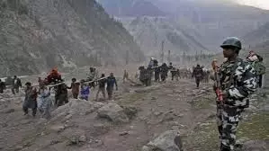 Amarnath Yatra: हाई अलर्ट, सीमा से लेकर हाईवे तक भारी सुरक्षा बल तैनात Amarnath Yatra: हाई अलर्ट, सीमा से लेकर हाईवे तक भारी सुरक्षा बल तैनात