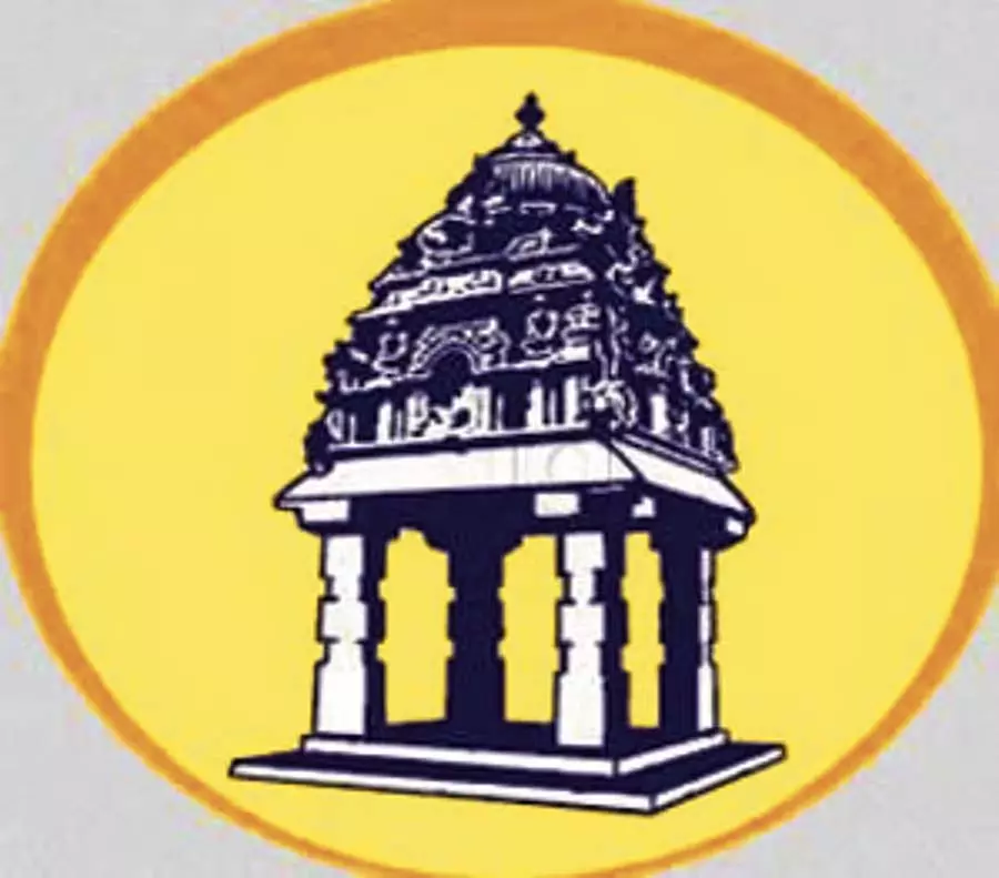शाखा गिरने से अक्षय की मौत: पुलिस ने BBMP वन इकाई के अधिकारियों को नोटिस जारी किया शाखा गिरने से अक्षय की मौत: पुलिस ने BBMP वन इकाई के अधिकारियों को नोटिस जारी किया
